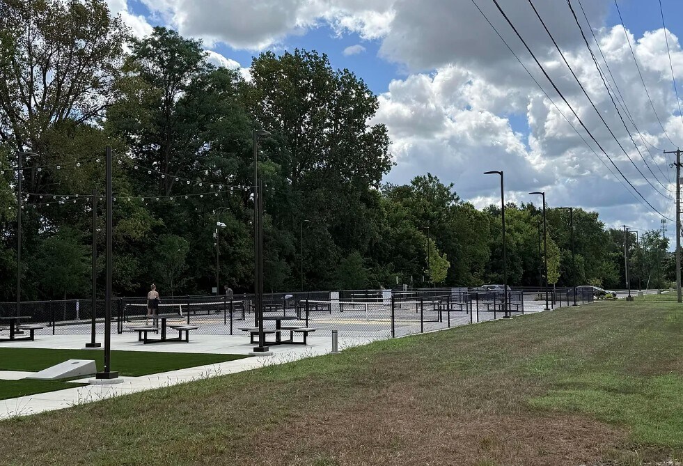 Building Photo - 4385 Lancaster Ave