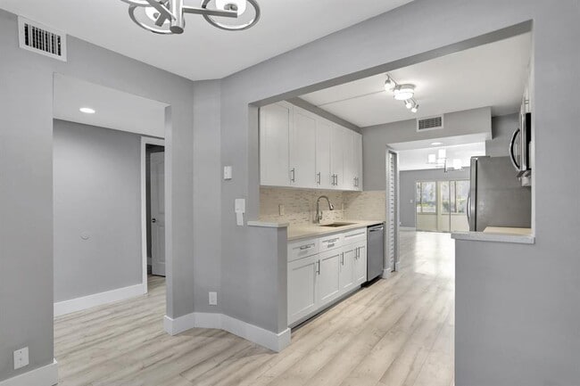 Building Photo - 1704 Andros Isle