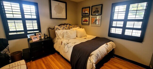 Building Photo - Midtown Ventura 3+2 Single Family Home $52...