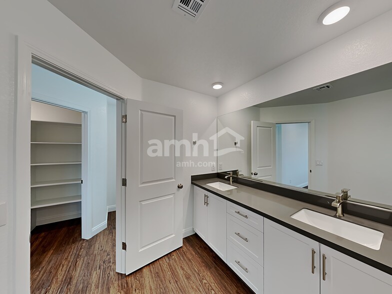 Building Photo - 10069 Aconitum Ct