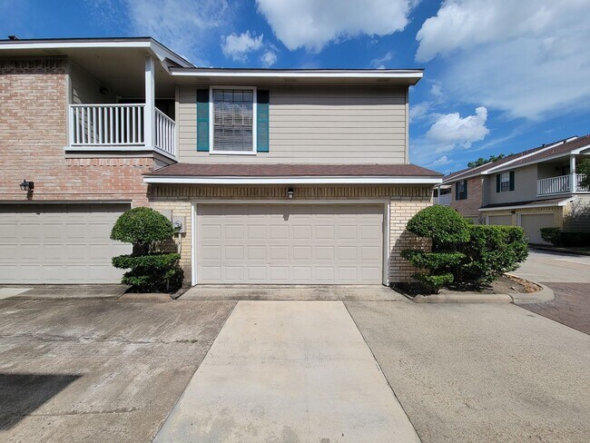 Building Photo - 2220 Bering Dr