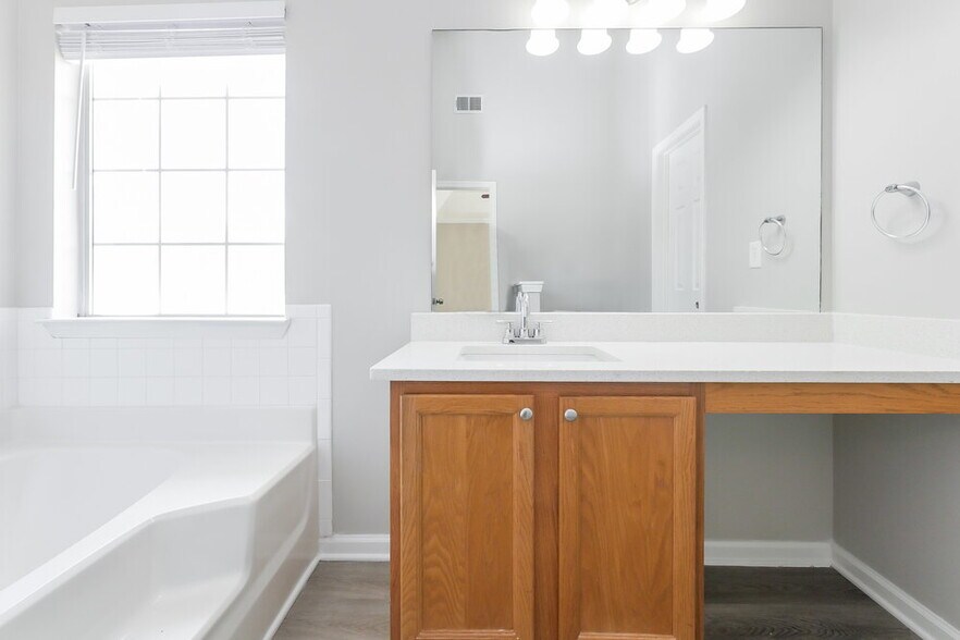 Building Photo - 1405 Pebble Beach Ln
