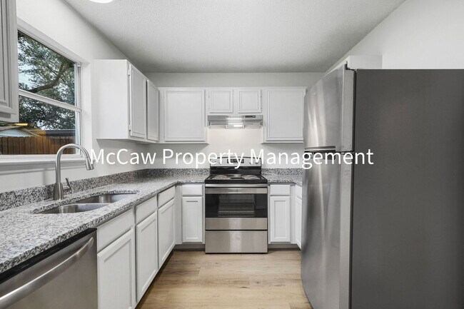 Building Photo - 2521 Markland St