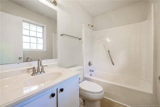 Building Photo - 1113 Oakstone Dr