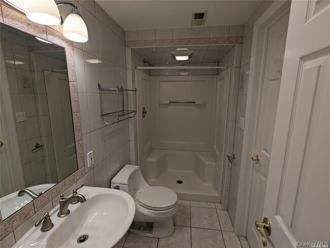 Building Photo - 19 Comanche Ln