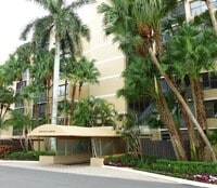 Building Photo - 16300 Golf Club Rd