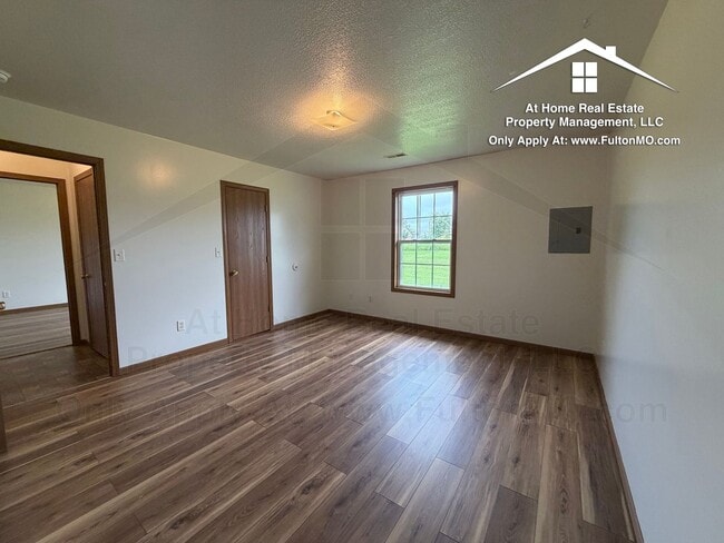 Building Photo - Gates Boulevard 2633–2635 Duplex