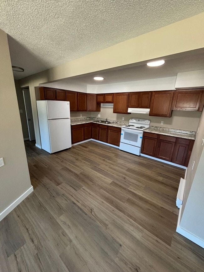 Building Photo - Fairview Apartments