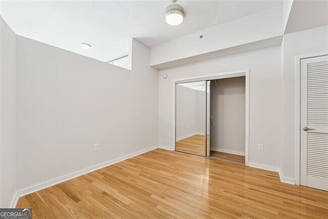 Building Photo - 3324 Peachtree Rd