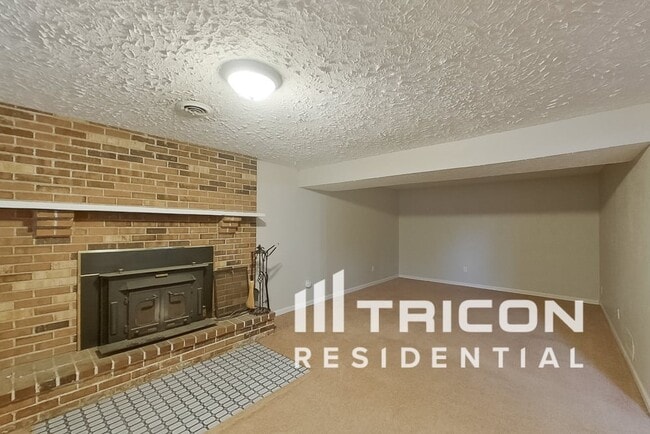 Building Photo - 1563 Park Ridge Ln
