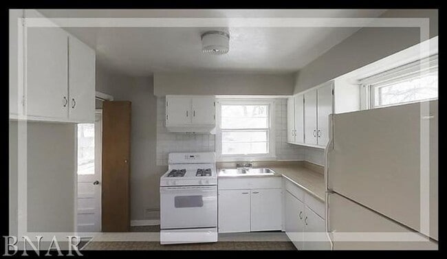 Building Photo - 3 Bd in Meadowbrook Subdivision