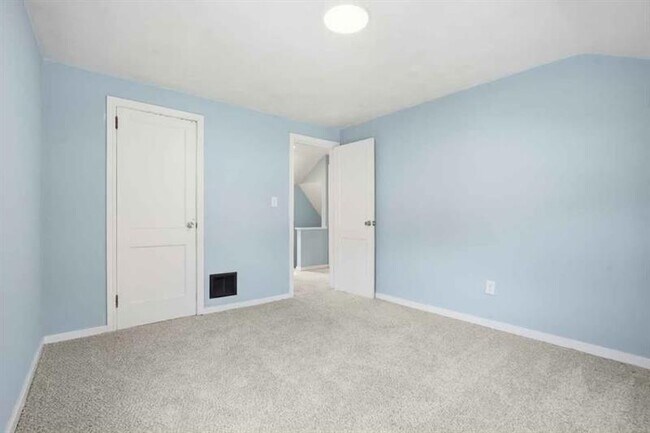 Building Photo - 1219 Circle Dr