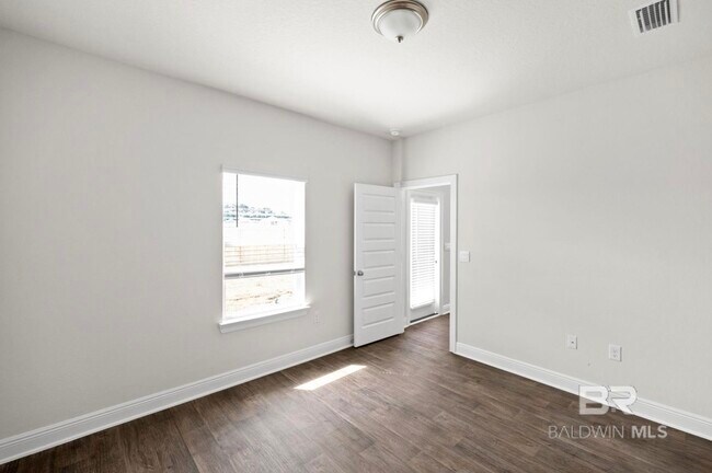 Building Photo - 13793 Shea Cir