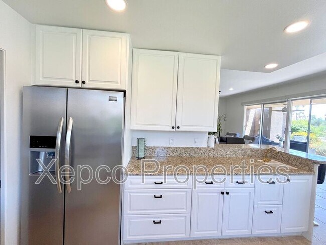 Building Photo - 76675 Sandpiper Dr