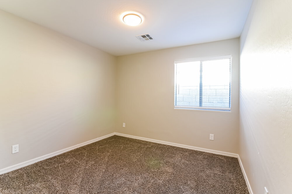 Building Photo - 45828 W Tulip Ln