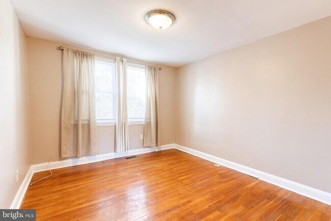 Building Photo - 6166 Parkway Dr