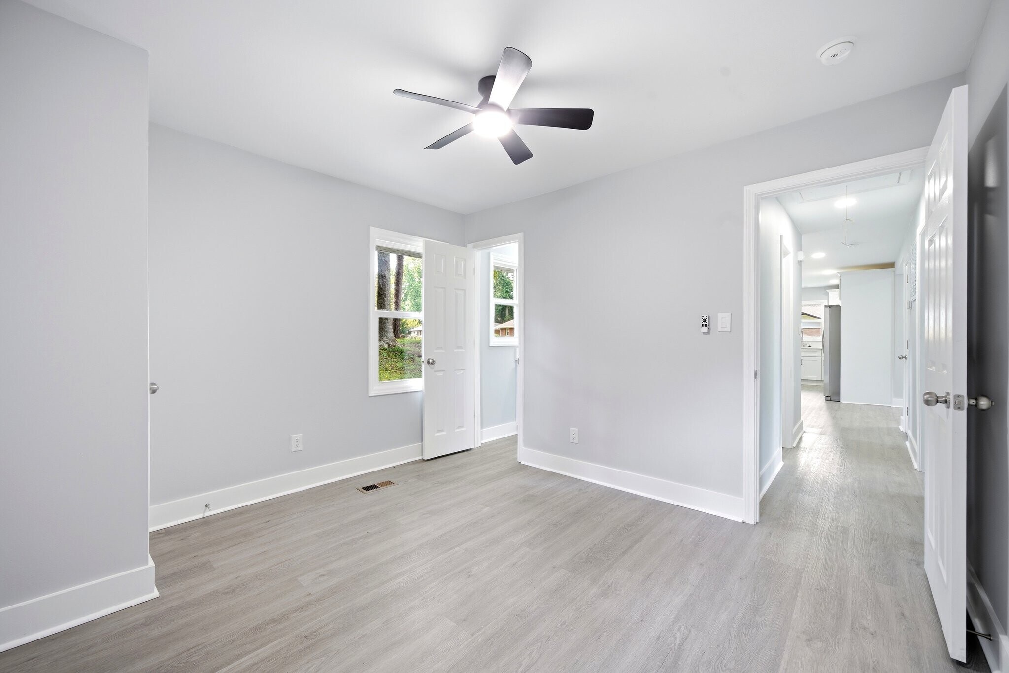 Building Photo - 553 Derrydowne Dr