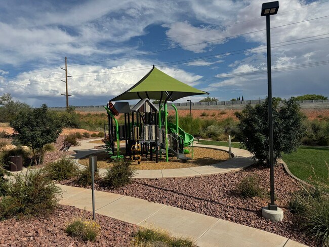 Building Photo - Millcreek Springs Townhome