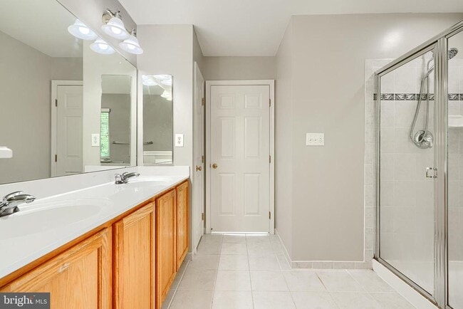 Building Photo - 7211 Lyndsey Way