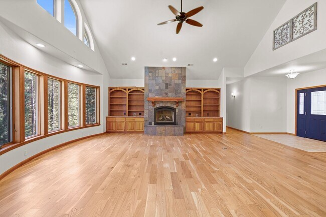 Building Photo - 6 Bed 4 Bath Daylight Rancher on Acreage in Mead School District.  Absolutely Gorgeous