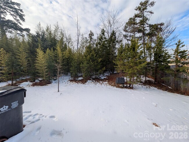 Building Photo - 8321 Kneller St