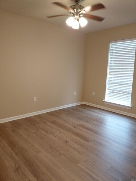 Building Photo - 13176 Brian Park Dr
