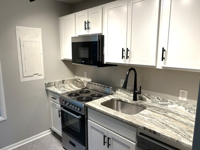 Building Photo - 209 Monticello Ave