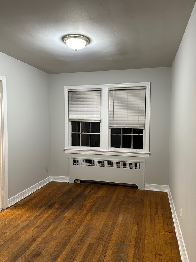 Dining room - 836 20th St S