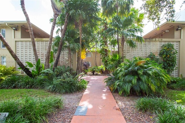 Building Photo - 6310 SW 79th St