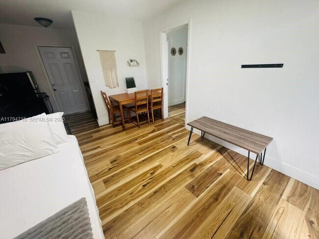 Building Photo - 7638 N Miami Ave