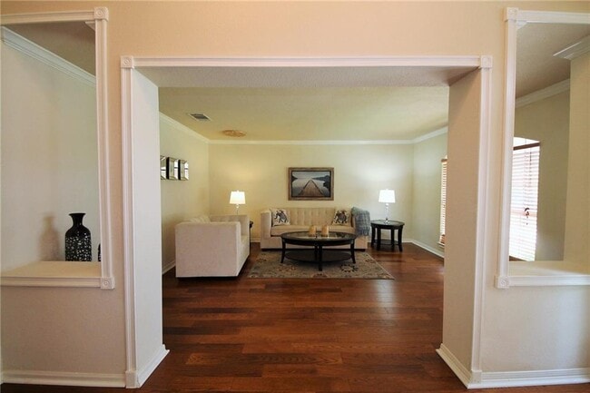 Building Photo - 8508 Forest Heights Ln