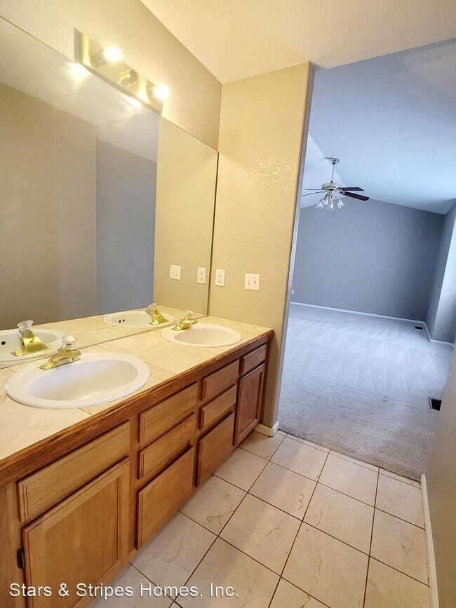 Building Photo - 5 br, 3.5 bath House - 4249 S. Killarney S...