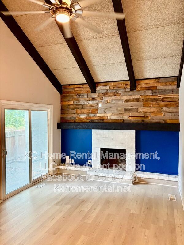 Building Photo - 8027 N Stoddard Ave