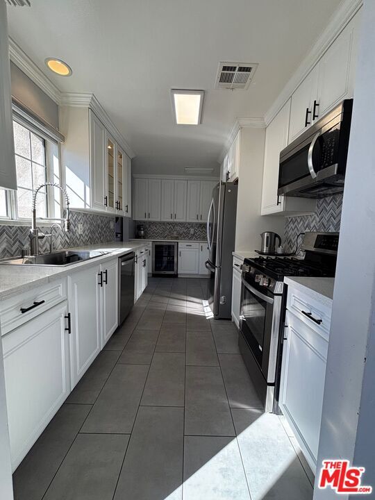 Building Photo - 10148 Gothic Ave