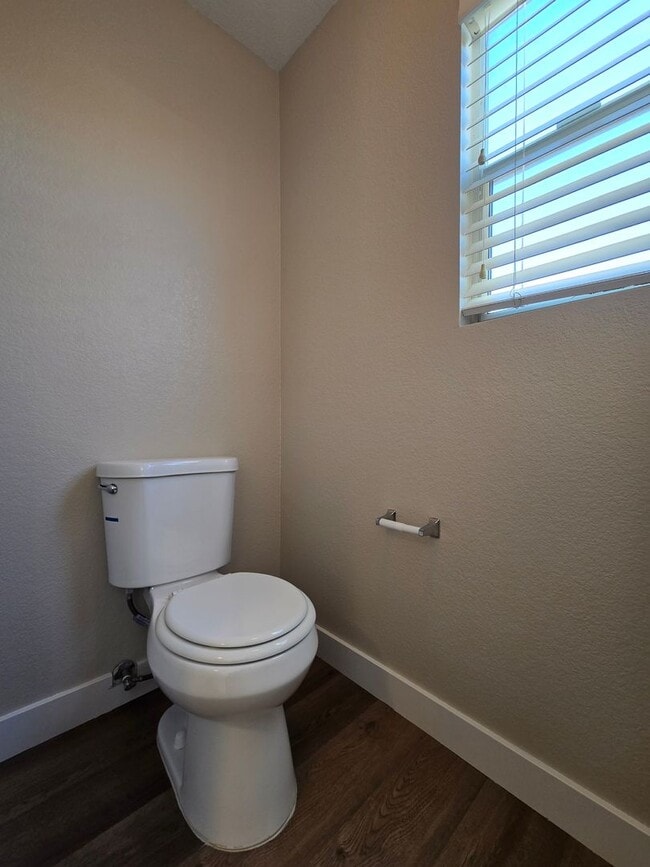 Building Photo - A Fabulous 5 Bedroom Home with 1 Bedroom and 3/4 Bathroom downstairs