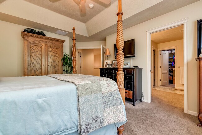 Building Photo - Beautiful Craftsman Style Home