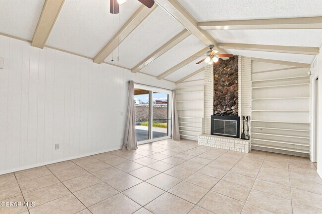 Building Photo - 6621 Mesa Grande Ave