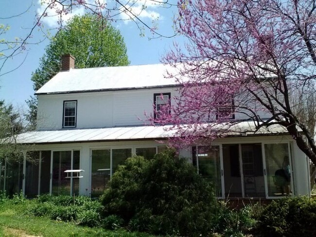 Building Photo - 2839 Uniontown Rd
