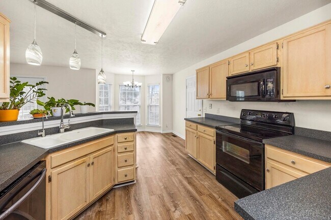 Building Photo - 7028 Sugarplum Rd