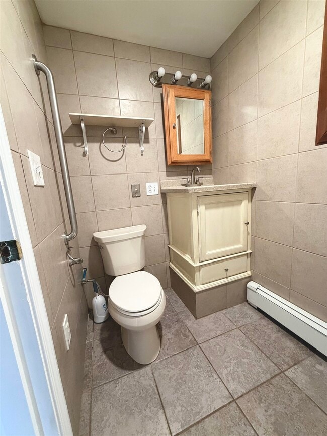 Building Photo - 62 Webster St