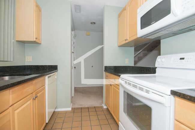 Building Photo - HOT ALLSTON LISTING!!!!