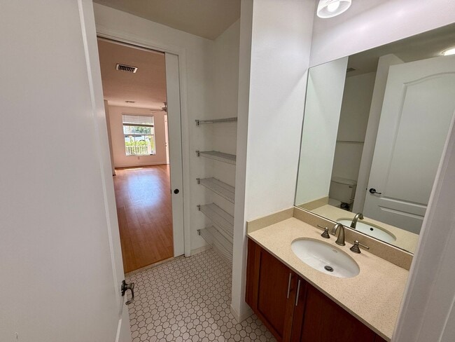 Building Photo - 1 BED 1 BATH APARTMENT | FT. LAUDERDALE