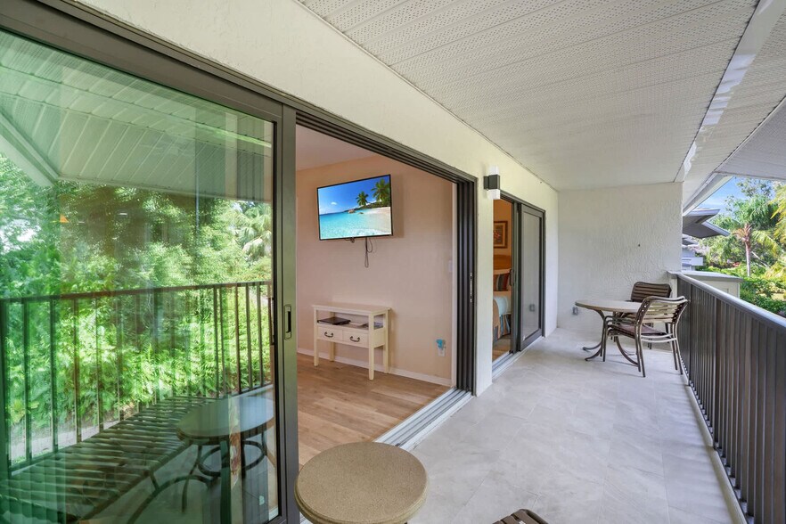 Building Photo - 600 Neapolitan Way