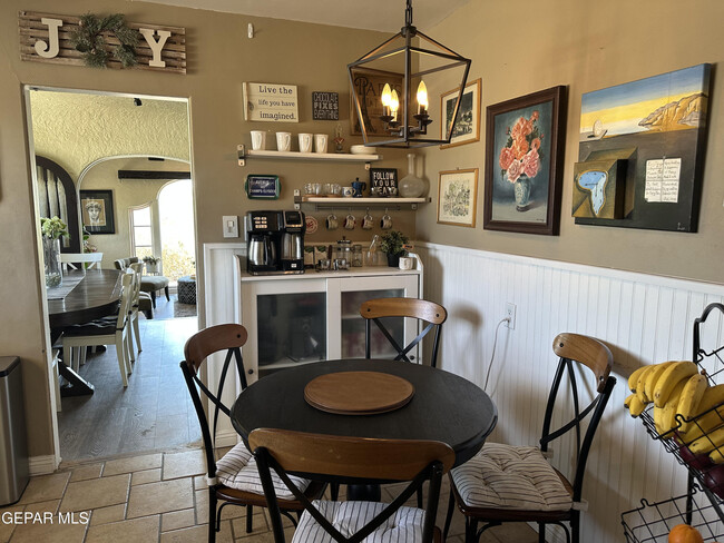 Building Photo - 3921 Pershing Dr