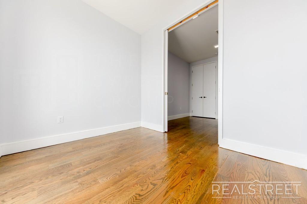 Building Photo - Luxury 2 BR in Bushwick with Roof Deck!