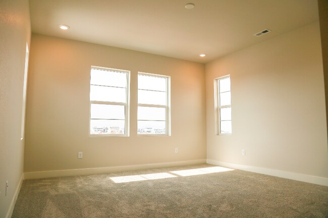 Building Photo - 8547 Cheraw St