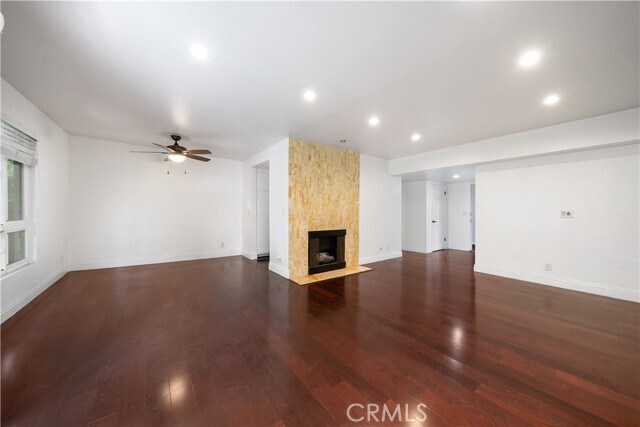 Building Photo - 1242 S Barrington Ave