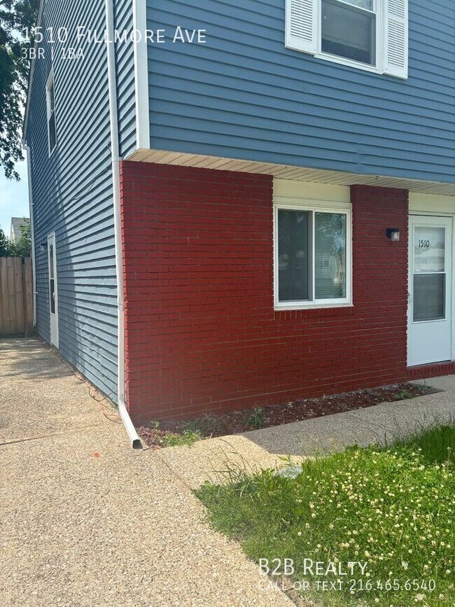 Building Photo - 1510 Fillmore Ave