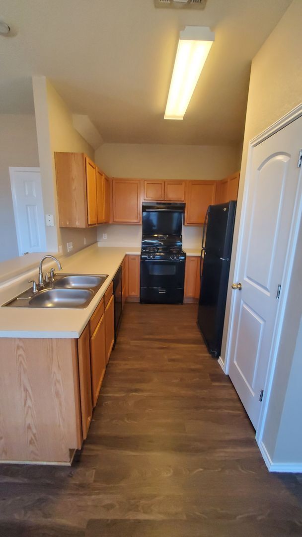 Building Photo - 14001 Cambourne Dr