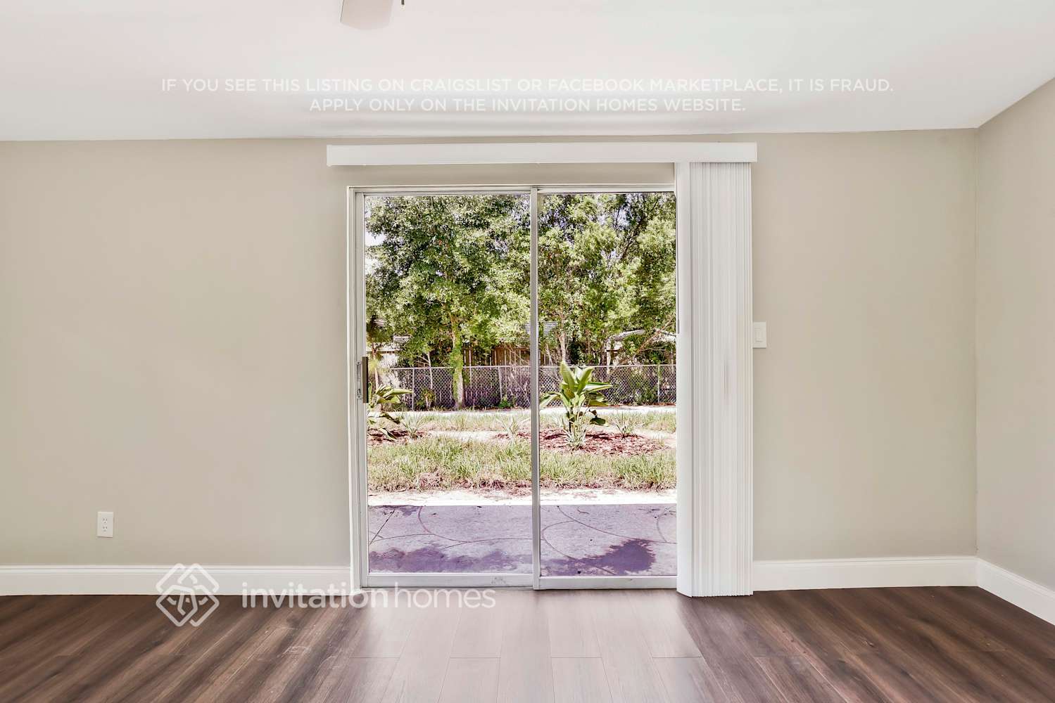 Building Photo - 1088 E Page Dr